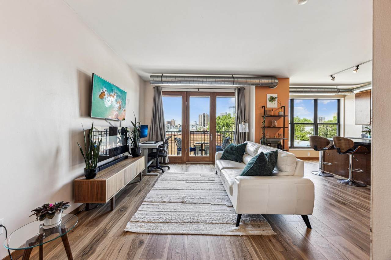 15 Franklin Avenue - Photo 1
