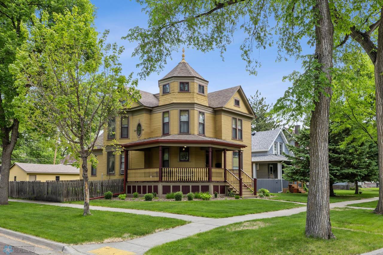 1121 4th Avenue - Photo 1