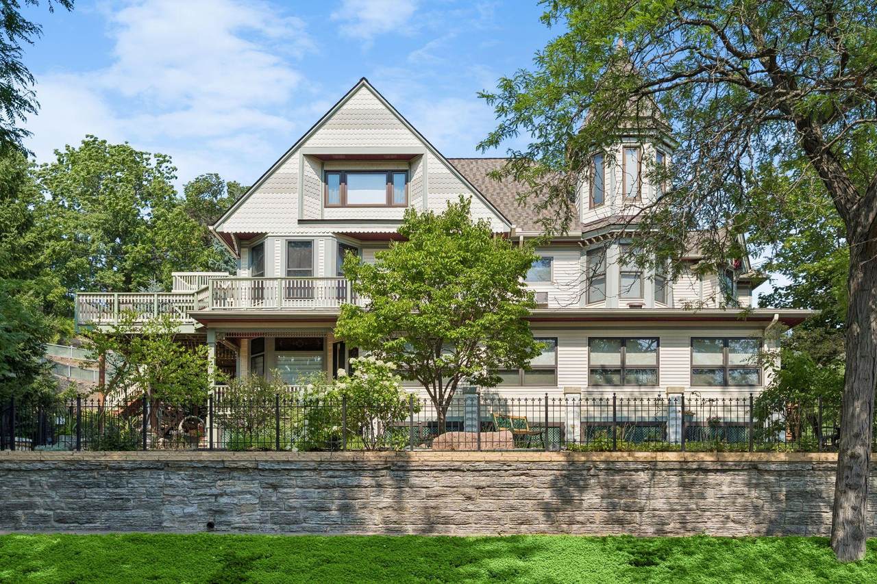 8 Bates Avenue - Photo 1