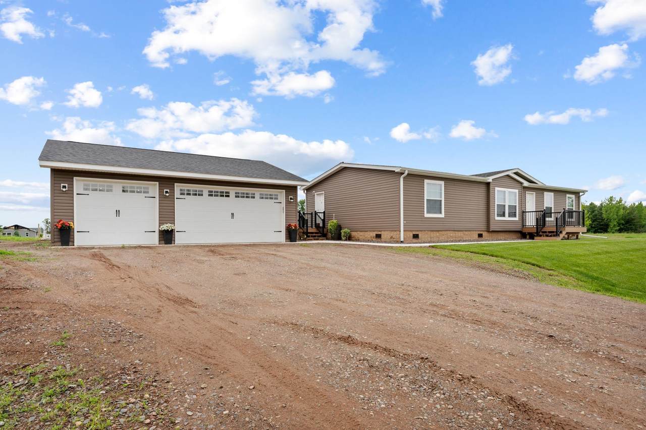 16536 Hook Circle - Photo 1
