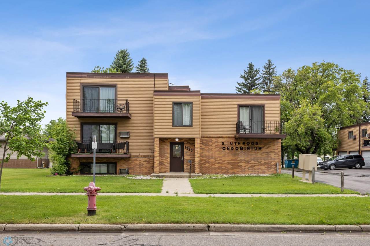 1225 7th Street - Photo 1