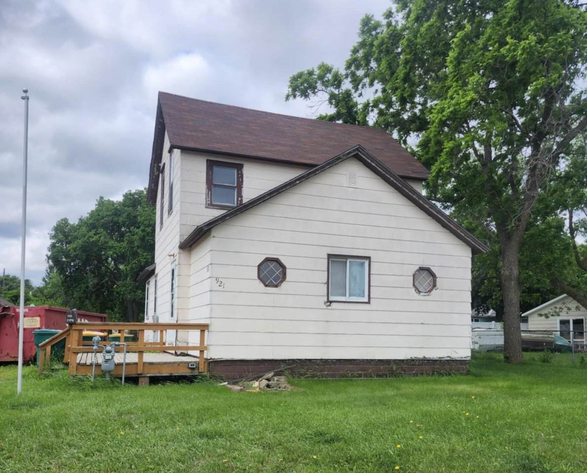 921 North Highway - Photo 1