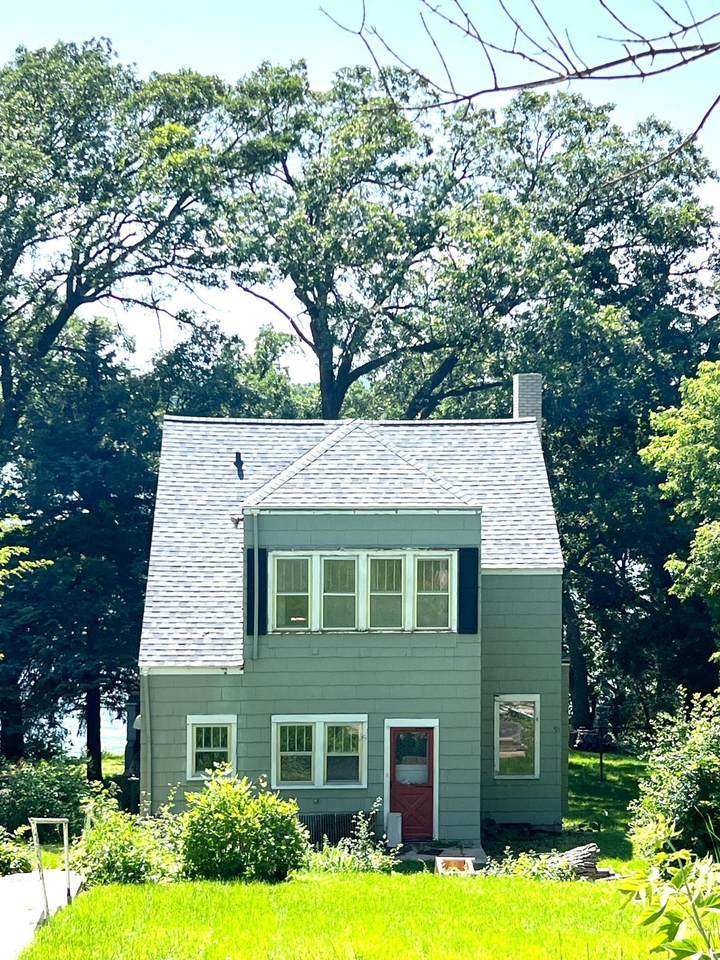 661 Lakeshore Drive - Photo 1