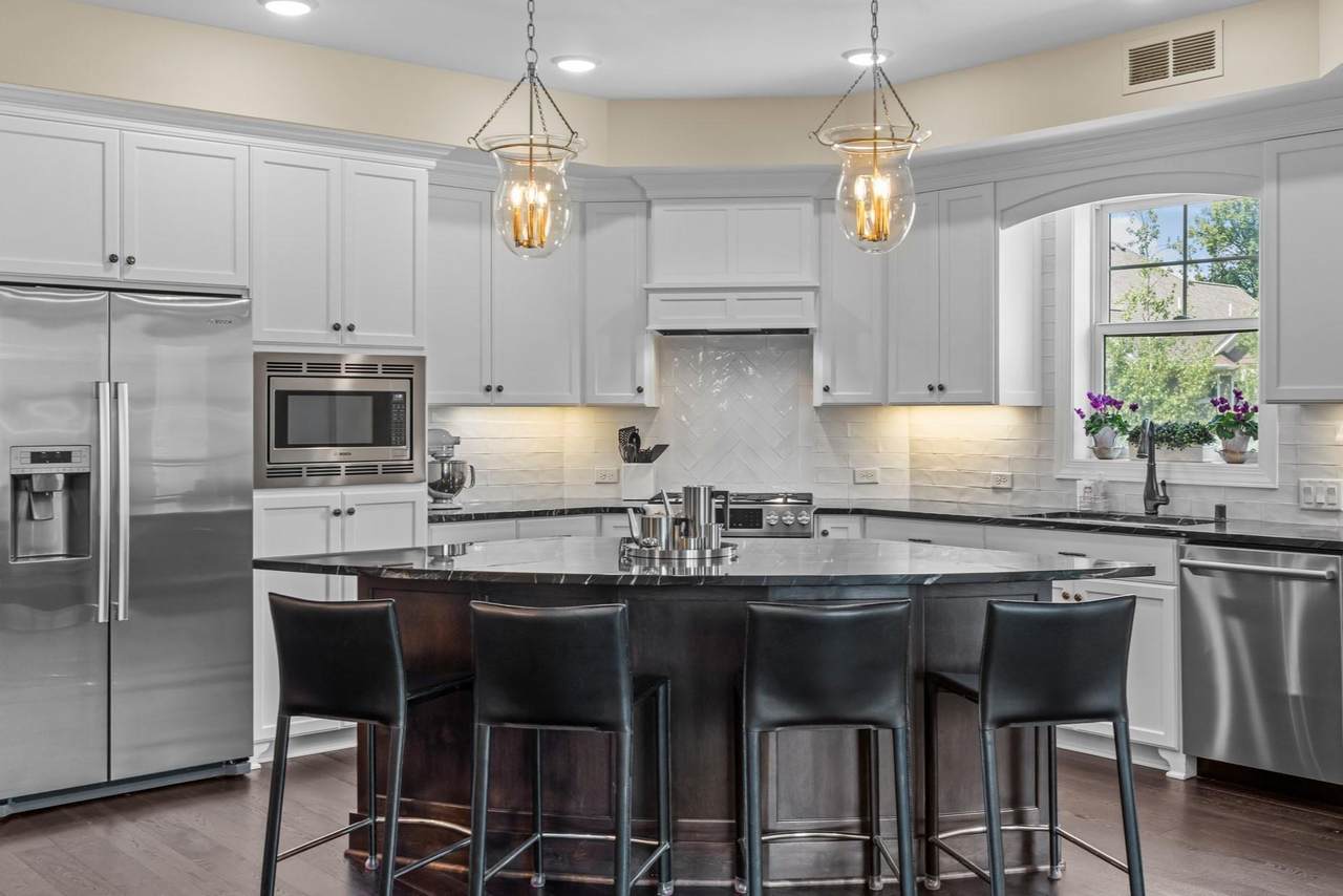 15420 Oakcroft Place - Photo 1
