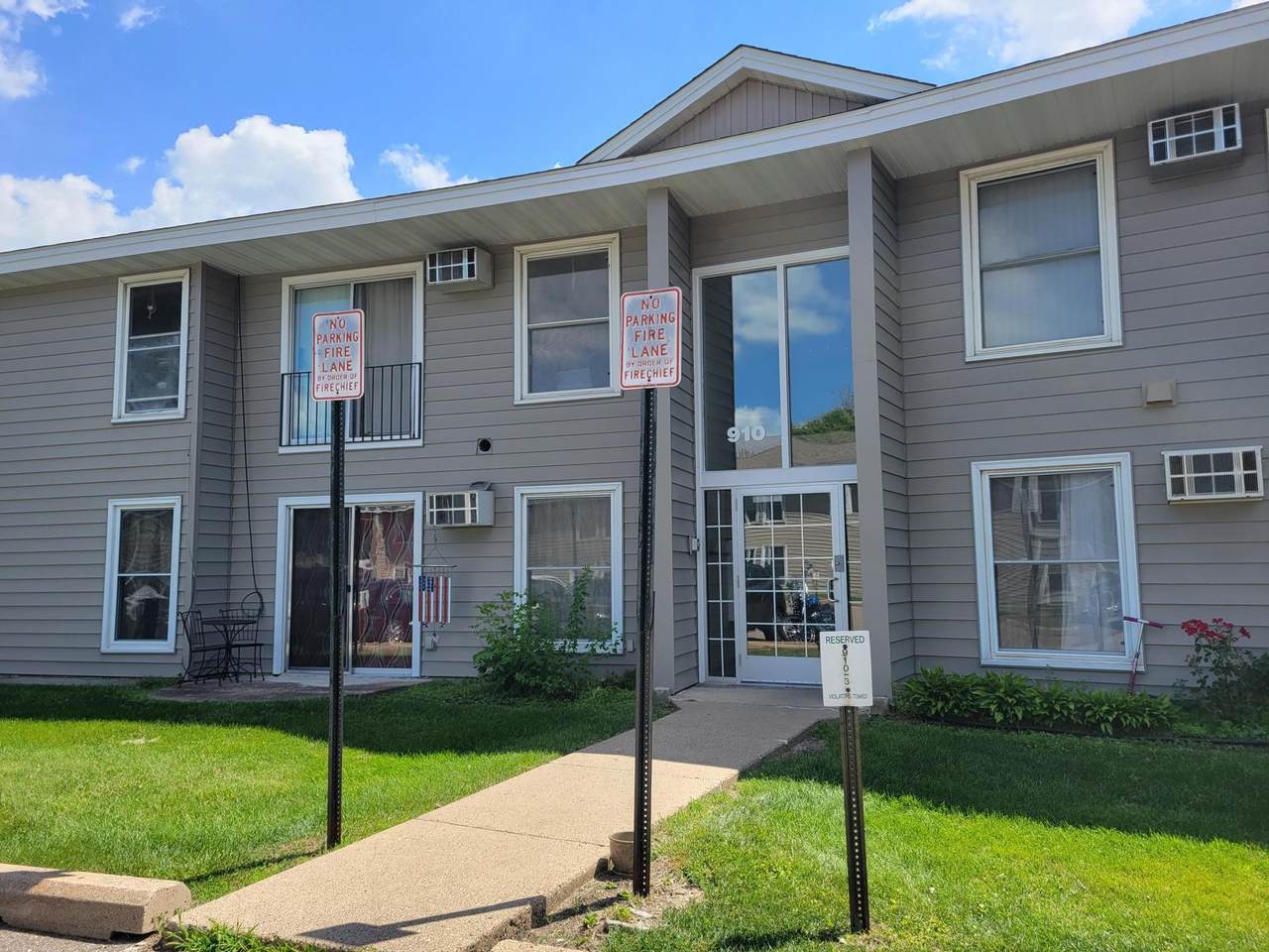 910 6th Street - Photo 1