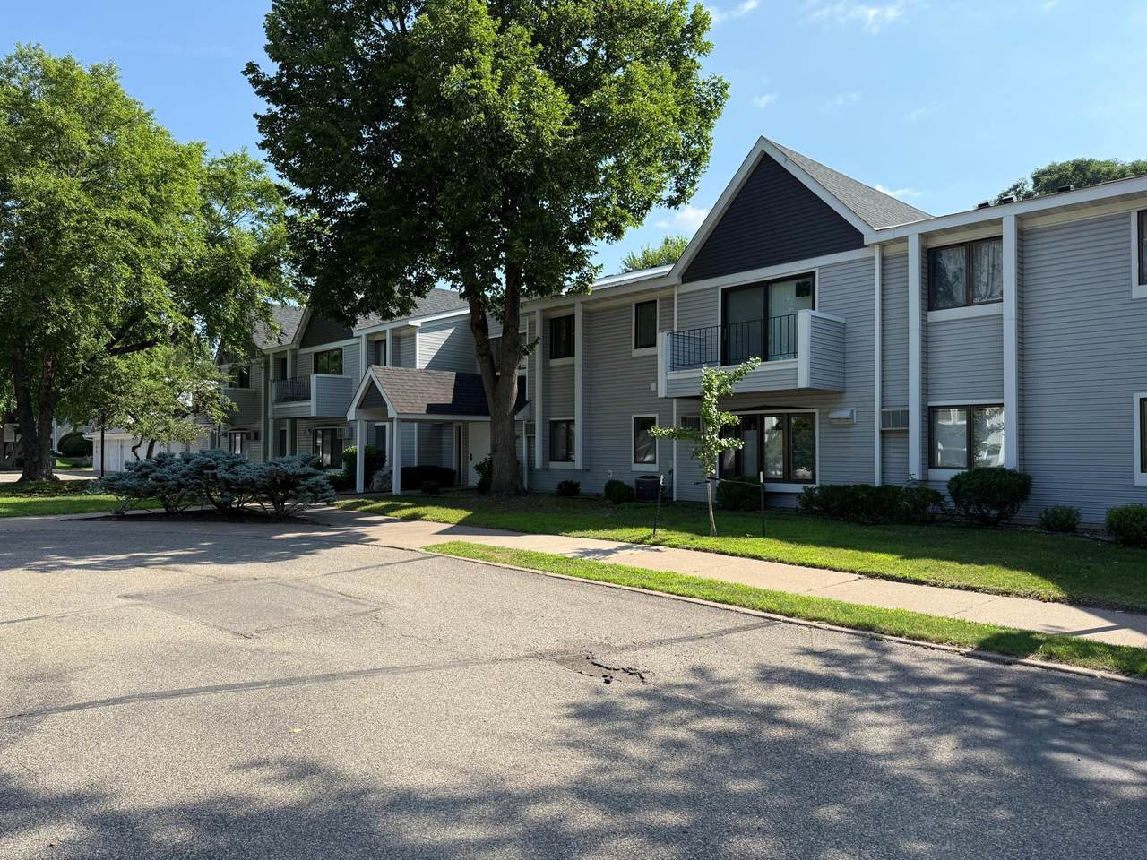 4020 52nd Street - Photo 1