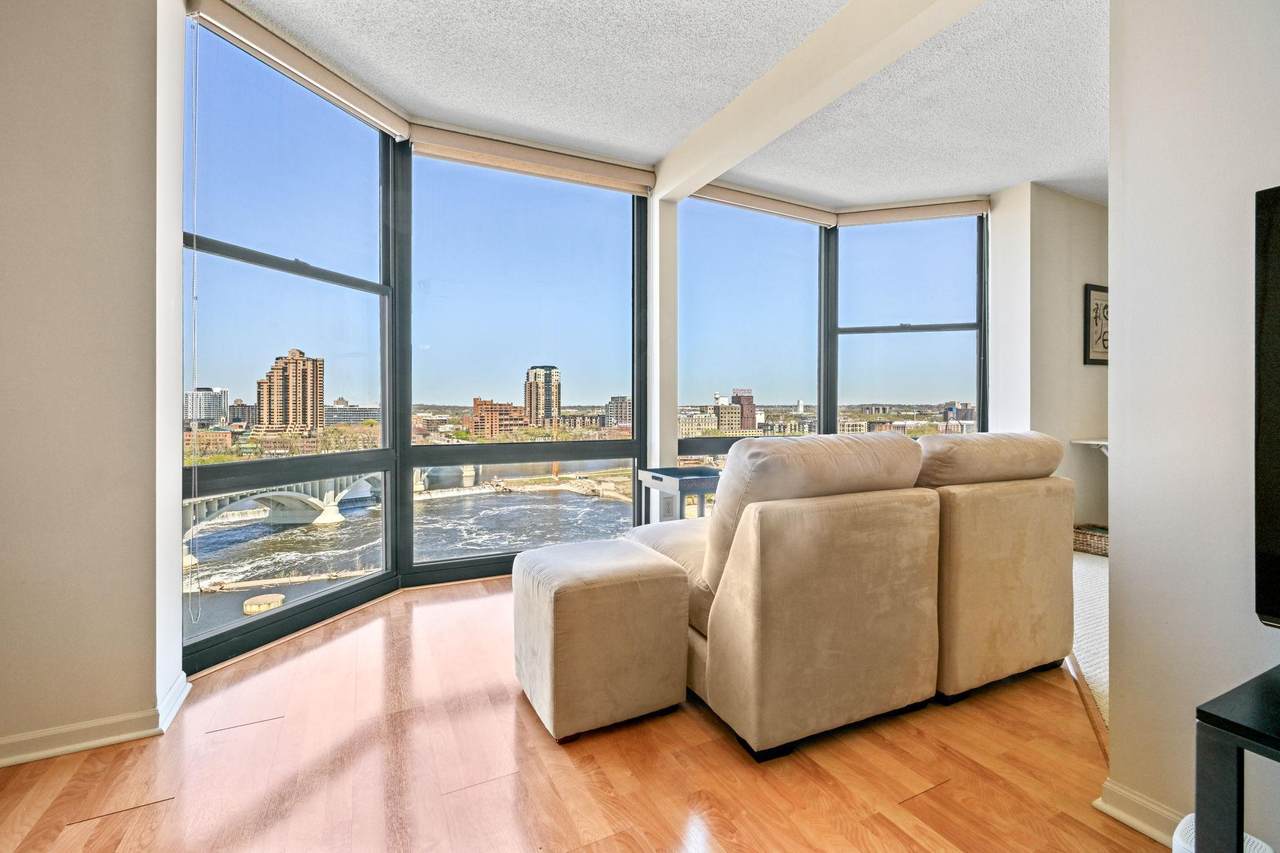 401 1st Street - Photo 1