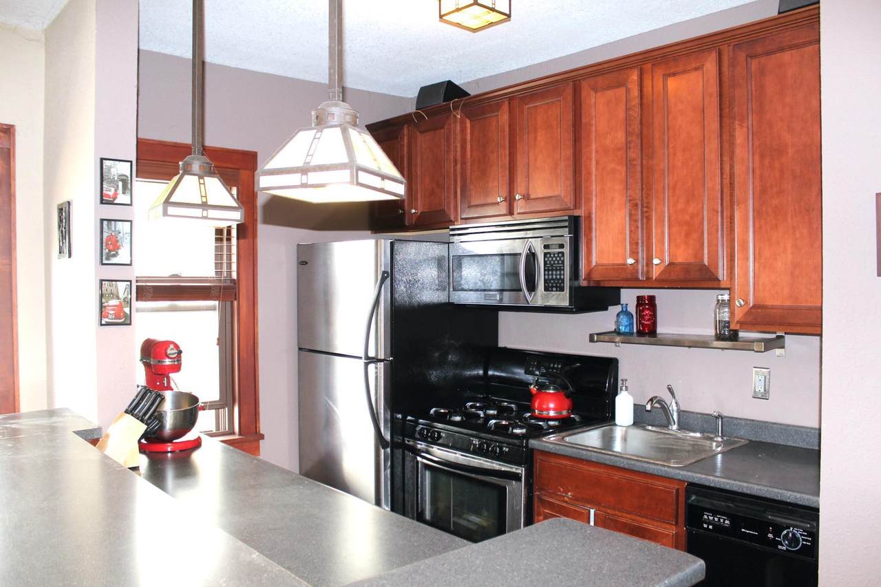 1812 Clinton Avenue - Photo 1