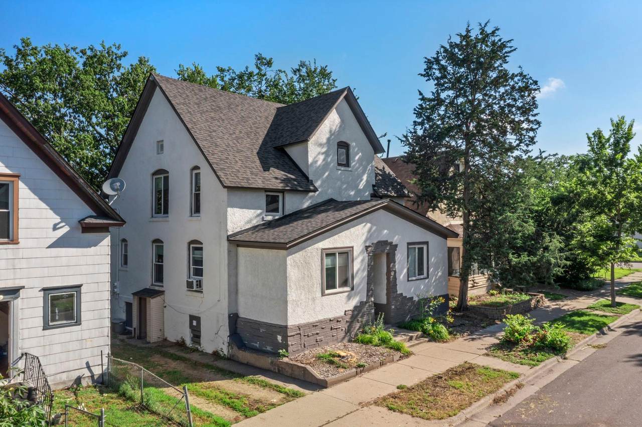 823 20th Avenue - Photo 1