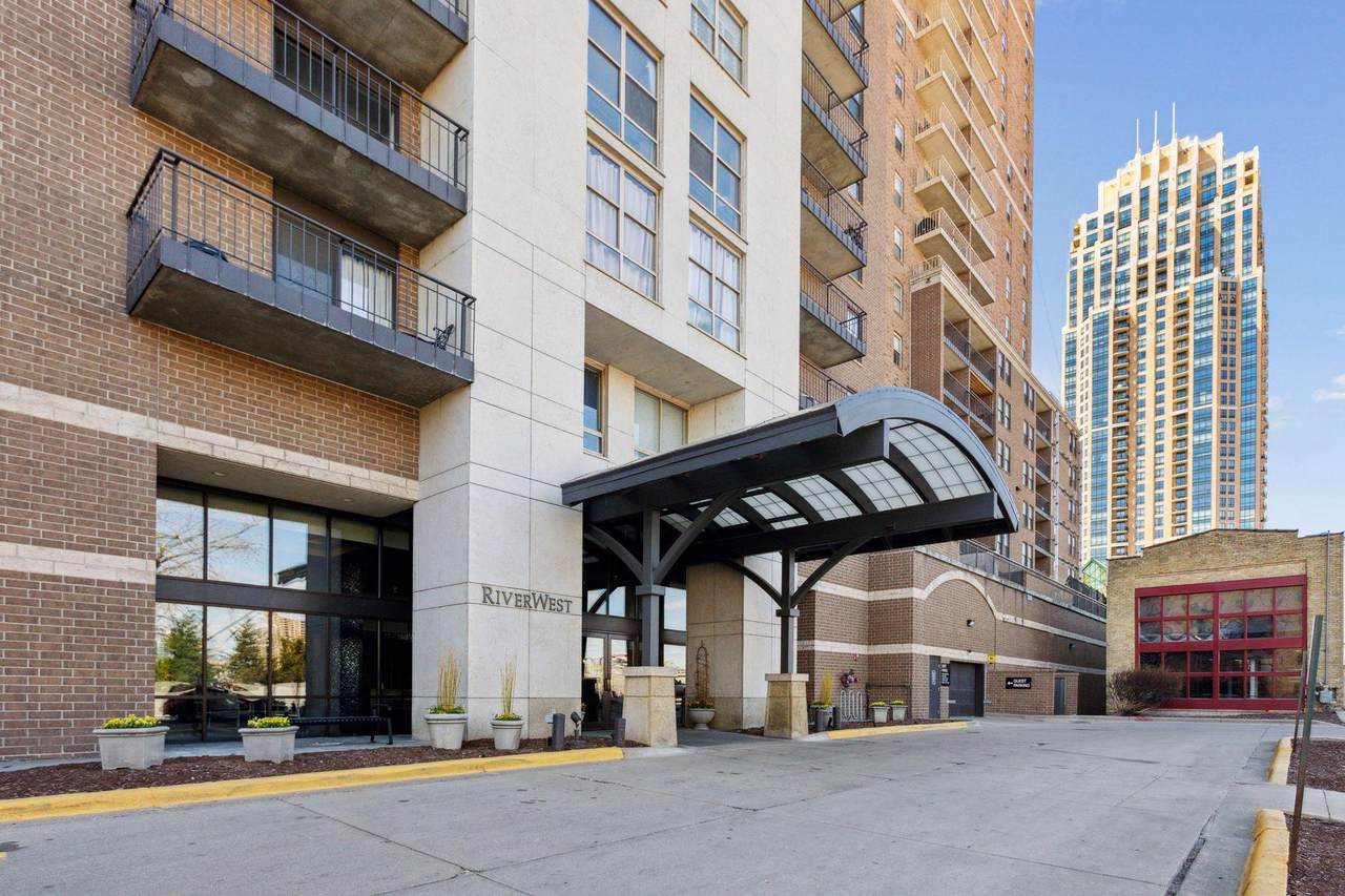 401 1st Street - Photo 1