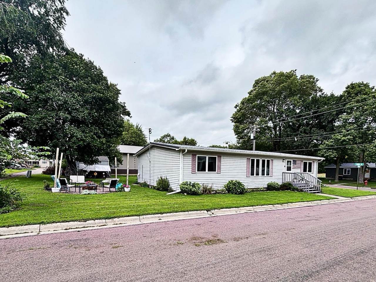 112 3rd Avenue - Photo 1