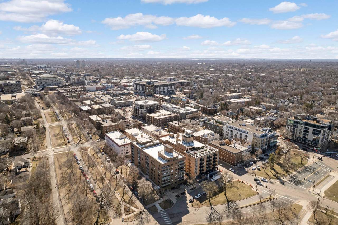 2885 Knox Avenue - Photo 1