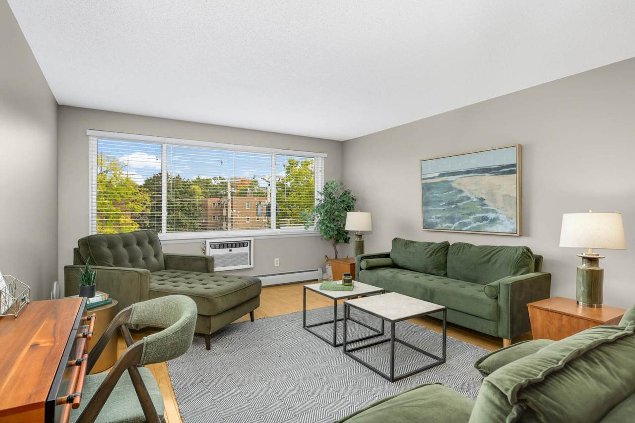 2700 44th Street - Photo 1