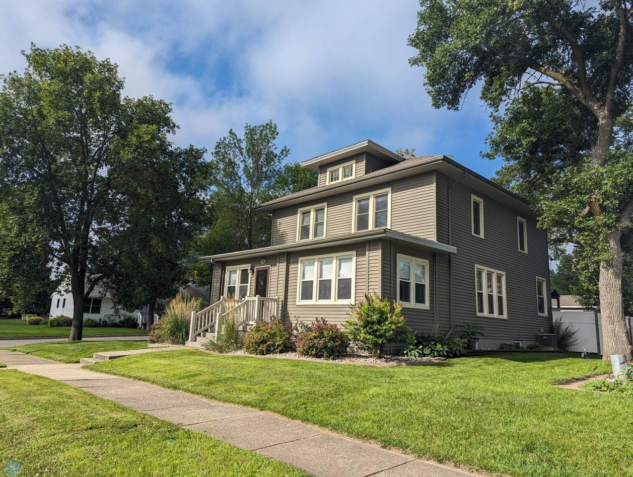 612 Forest Street - Photo 1