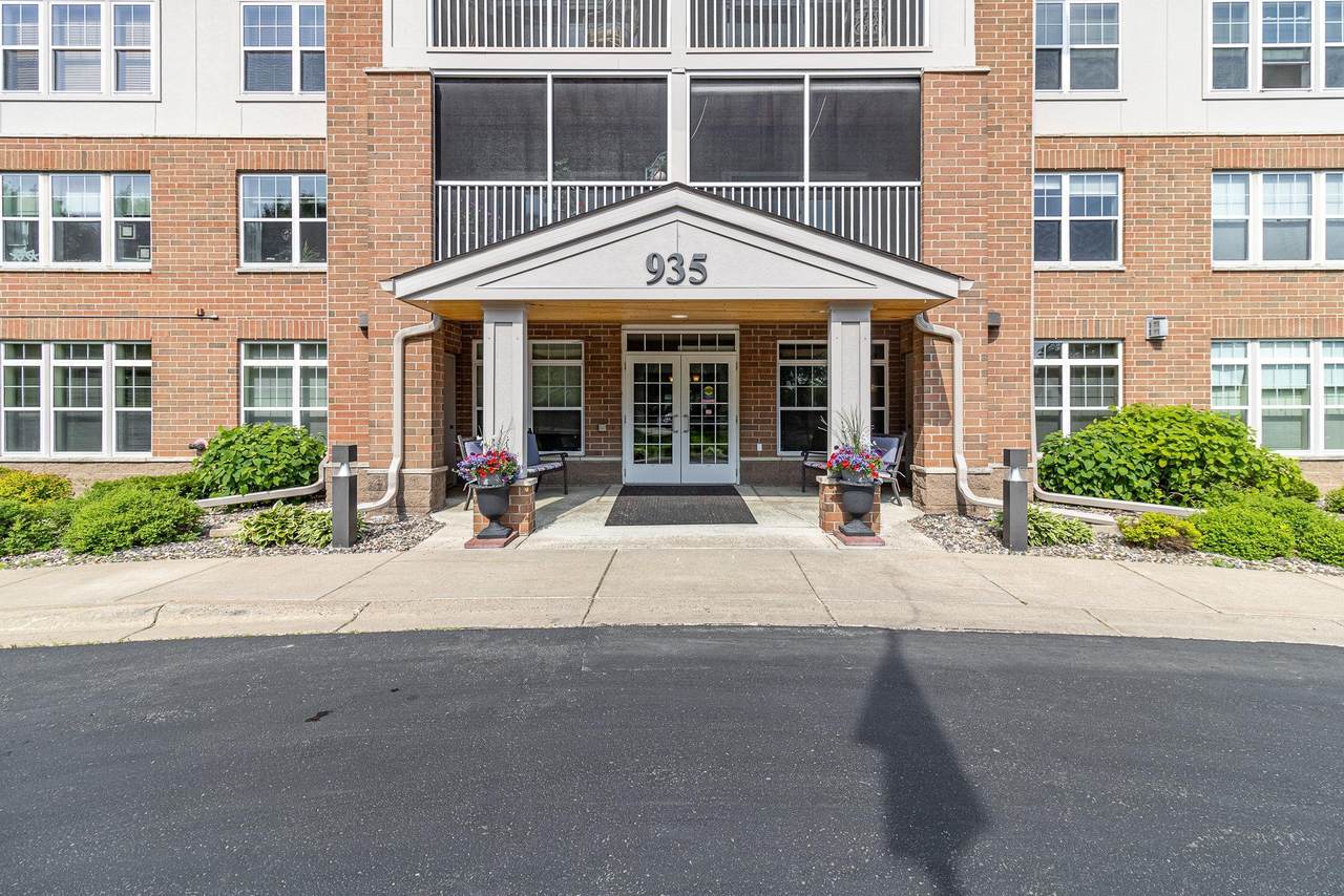 935 Ferndale Street - Photo 1