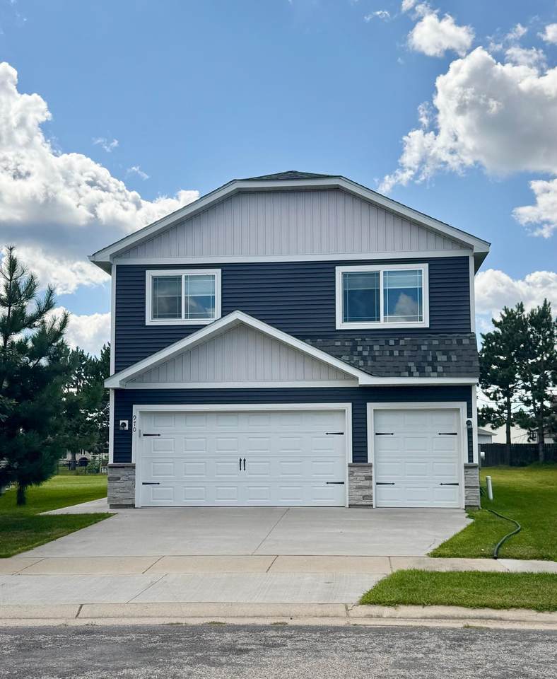 970 York Court - Photo 1