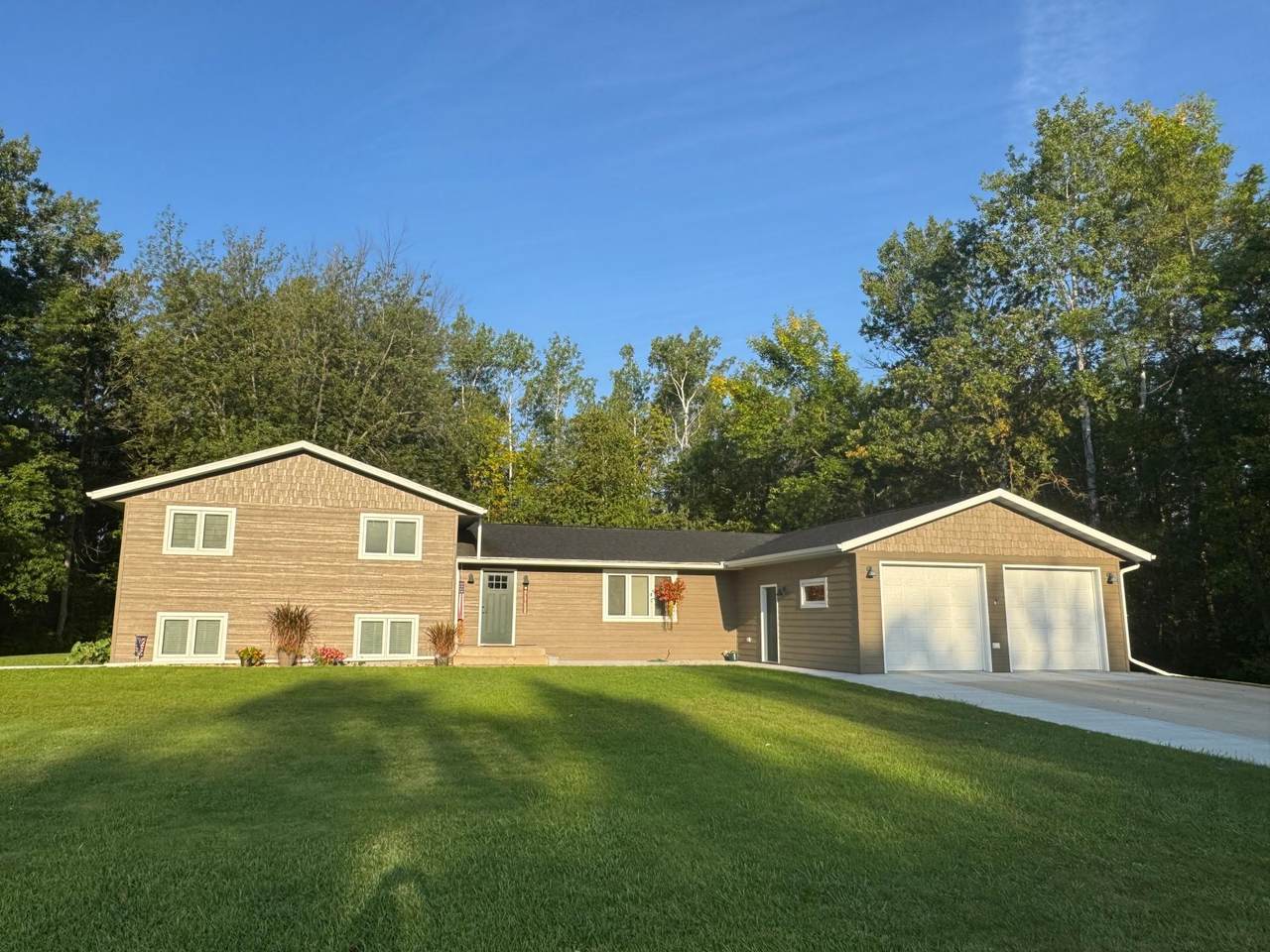 701 6th Avenue - Photo 1