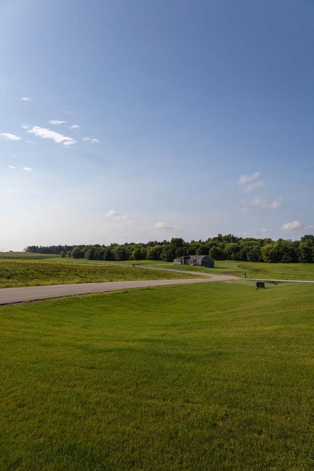 L5B2 Boelter Estates Drive - Photo 1