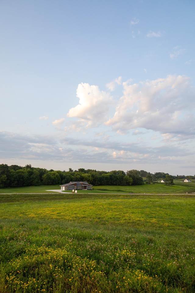 L4B1 Boelter Estates Drive - Photo 1