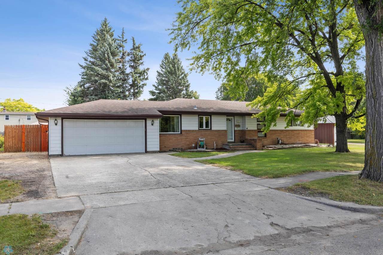 2212 5th Street - Photo 1