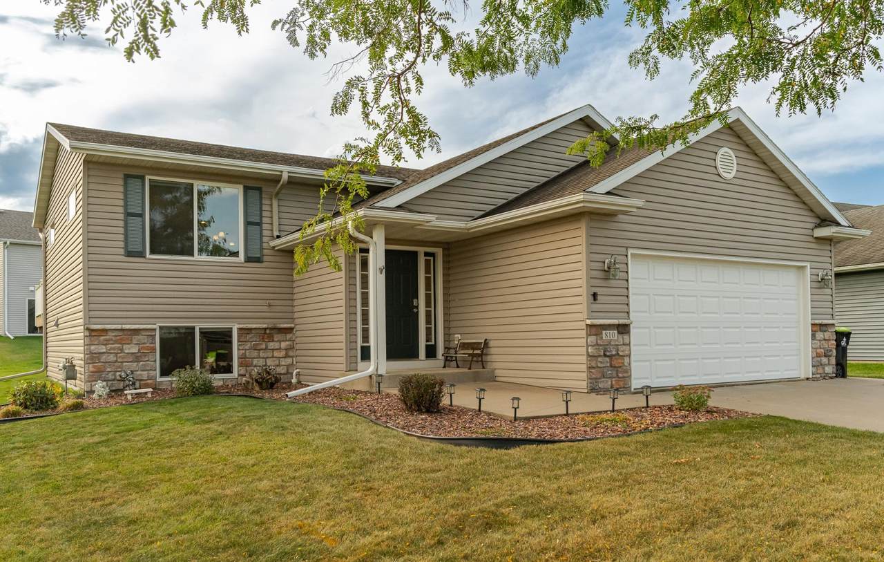 810 19th Street - Photo 1