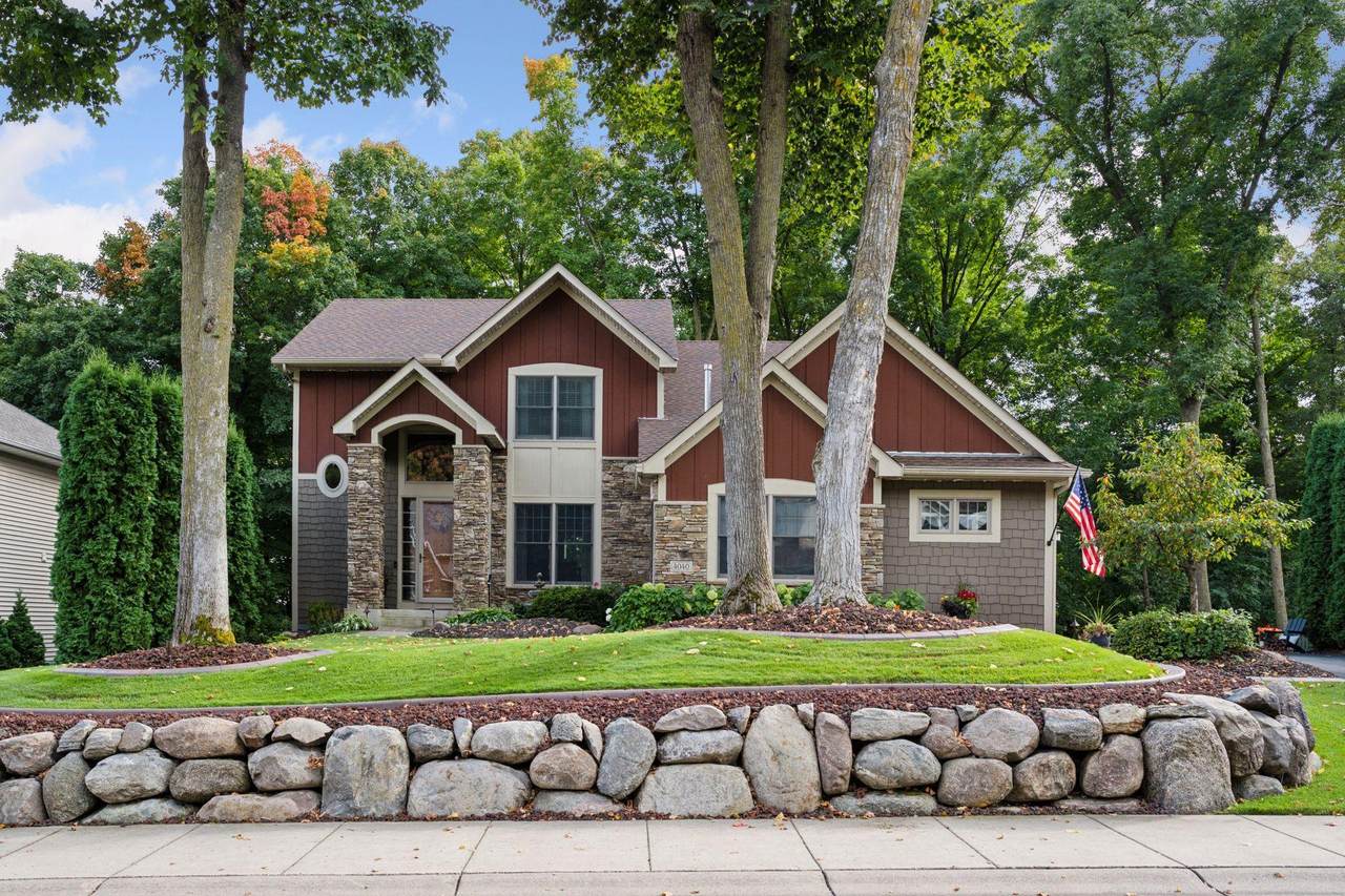 4040 Maple Hurst Drive - Photo 1