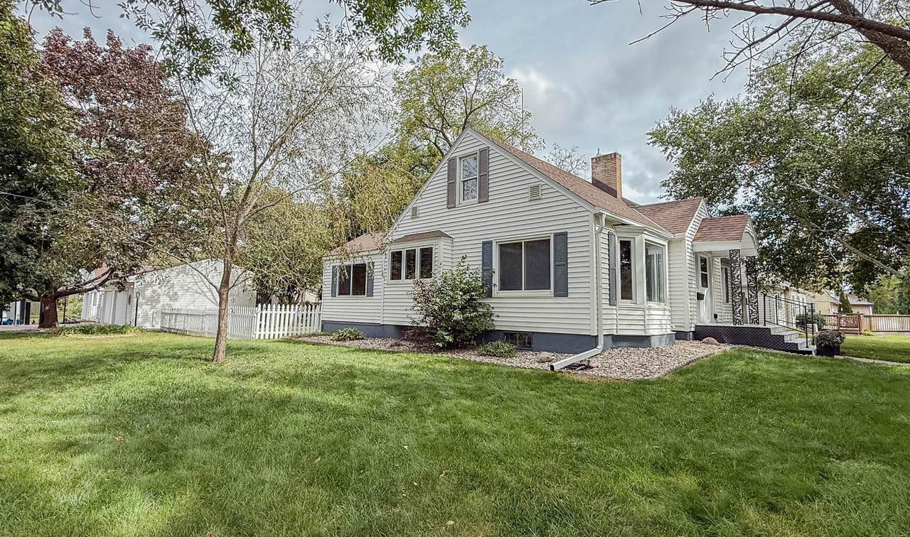 708 Elm Avenue - Photo 1