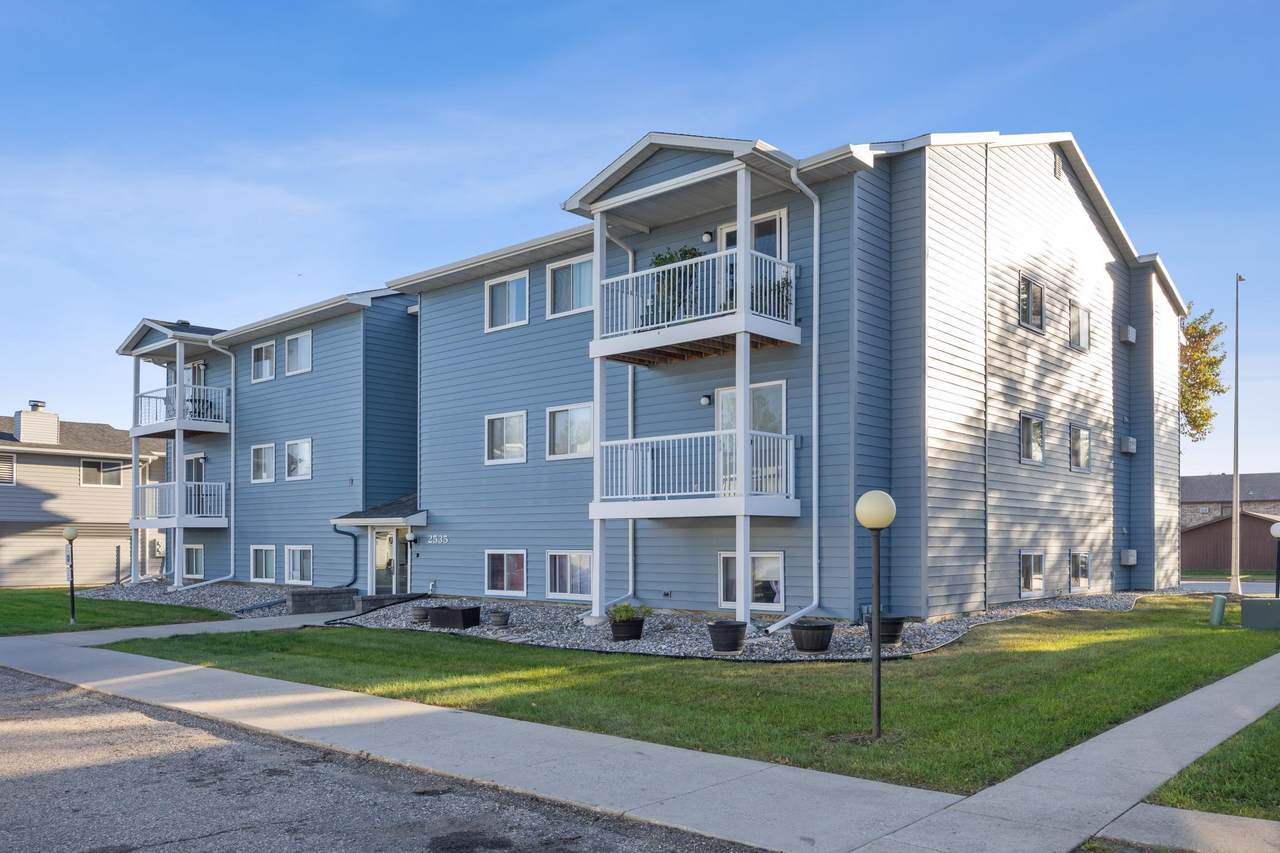 2535 25th Street - Photo 1