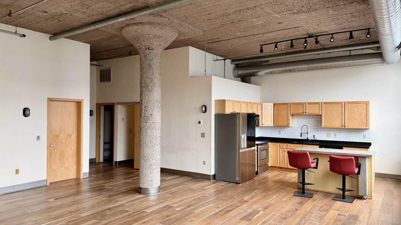 521 7th Street - Photo 1