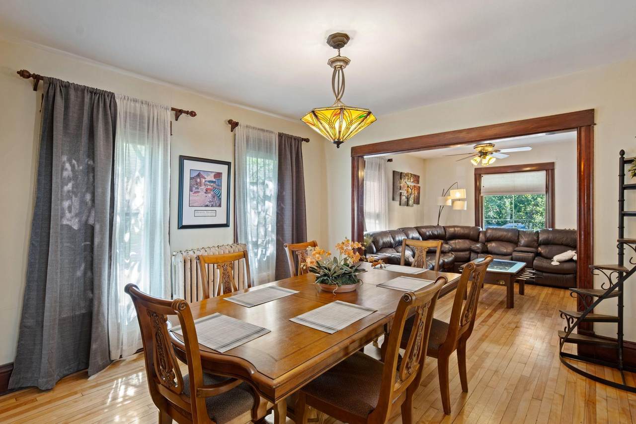 2713 Garfield Avenue - Photo 1