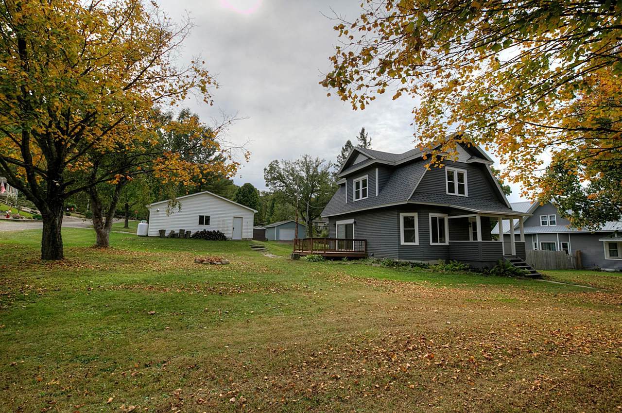 227 Race Avenue - Photo 1