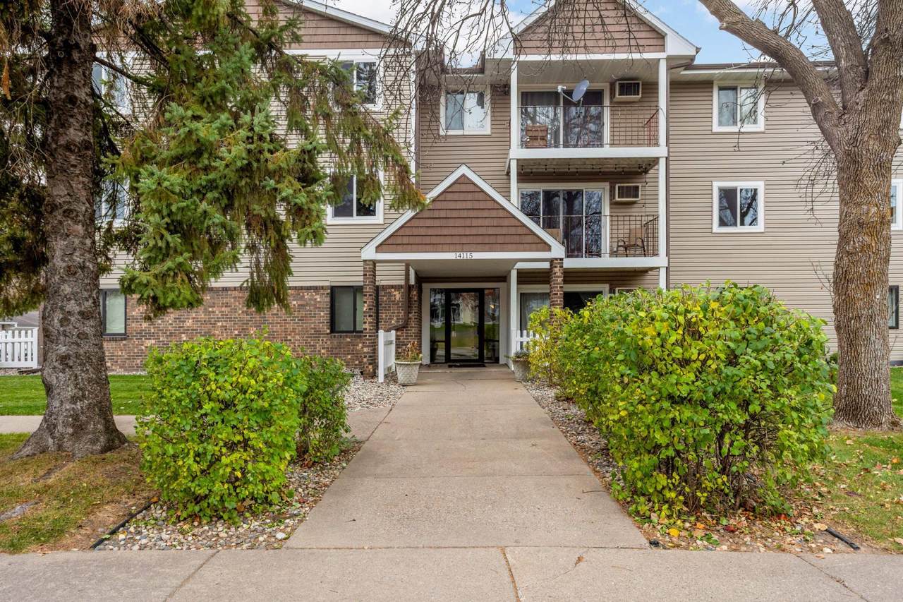 14115 Pennock Avenue - Photo 1