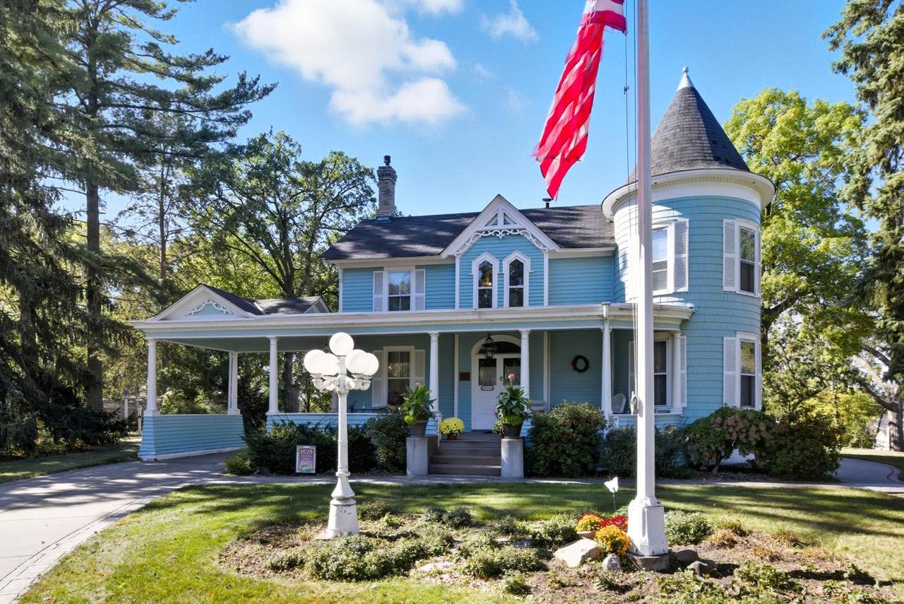 1625 3rd Avenue - Photo 1