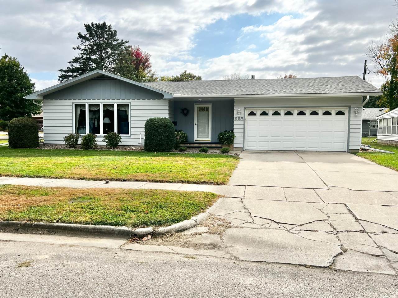 1015 11th Avenue - Photo 1