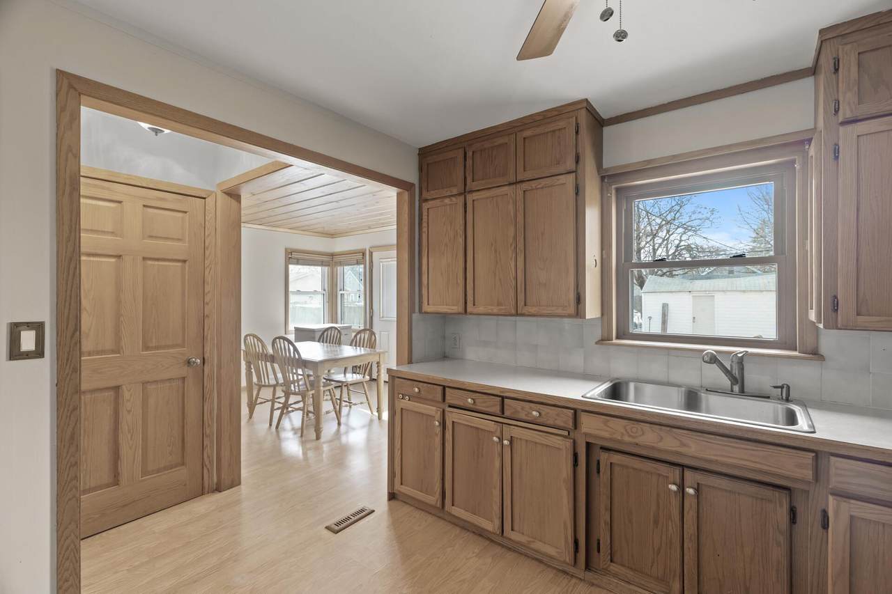 4625 Oliver Avenue - Photo 1