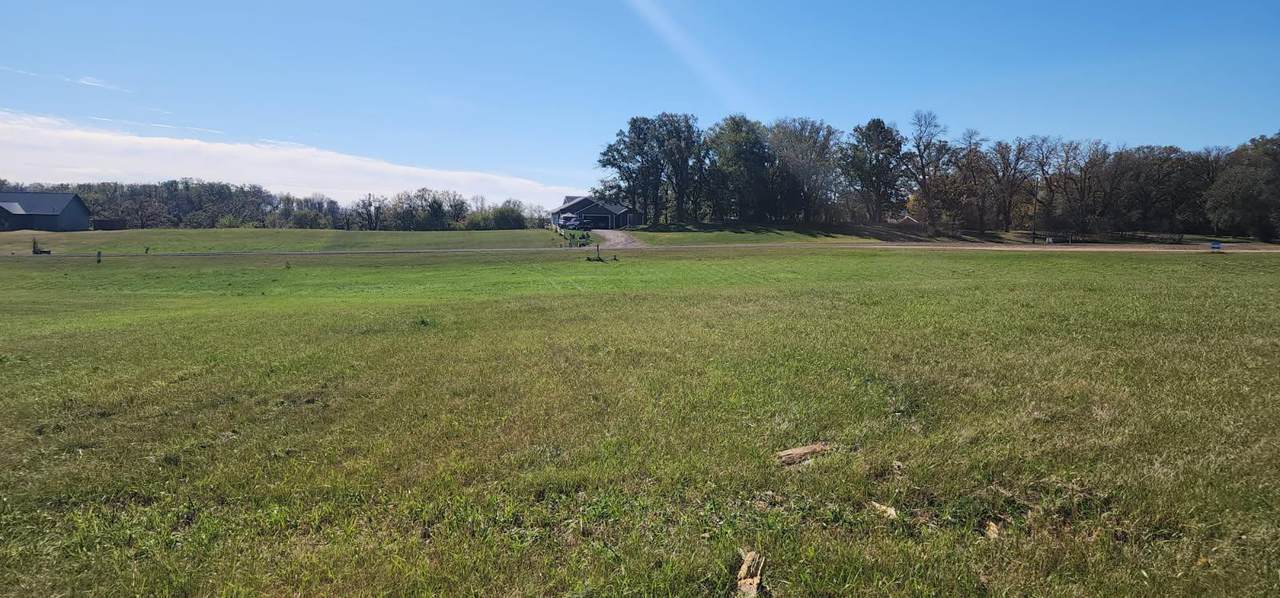 430 Walnut Avenue - Photo 1