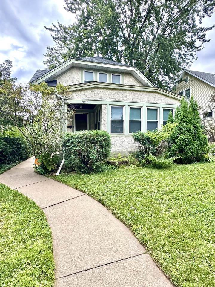 1082 Hawthorne Avenue - Photo 1