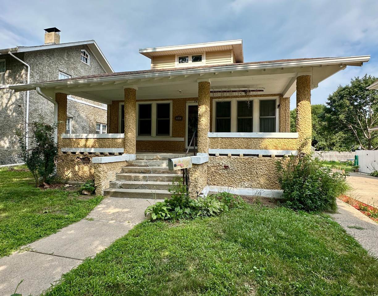 742 Freeman Avenue - Photo 1