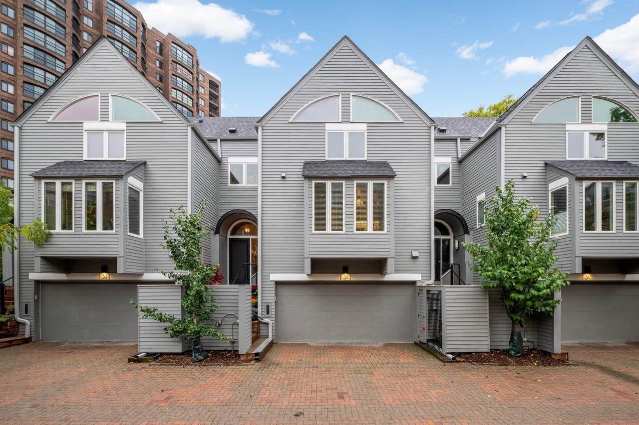 32 Greenway Gables - Photo 1