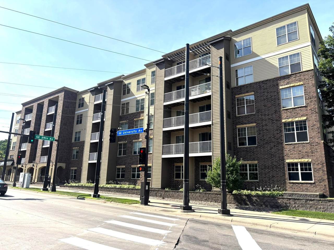 2900 University Avenue - Photo 1