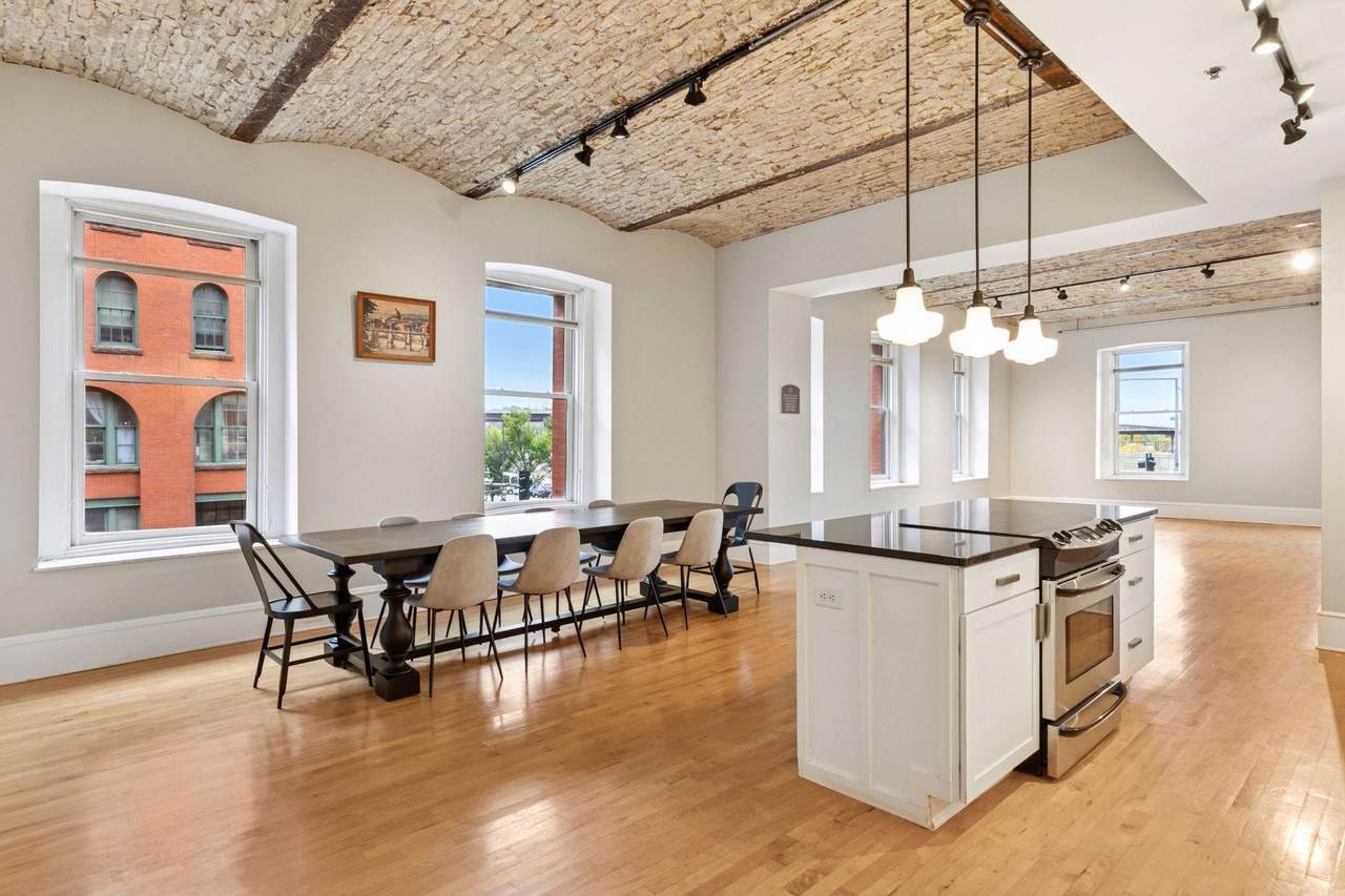 300 Wall Street - Photo 1