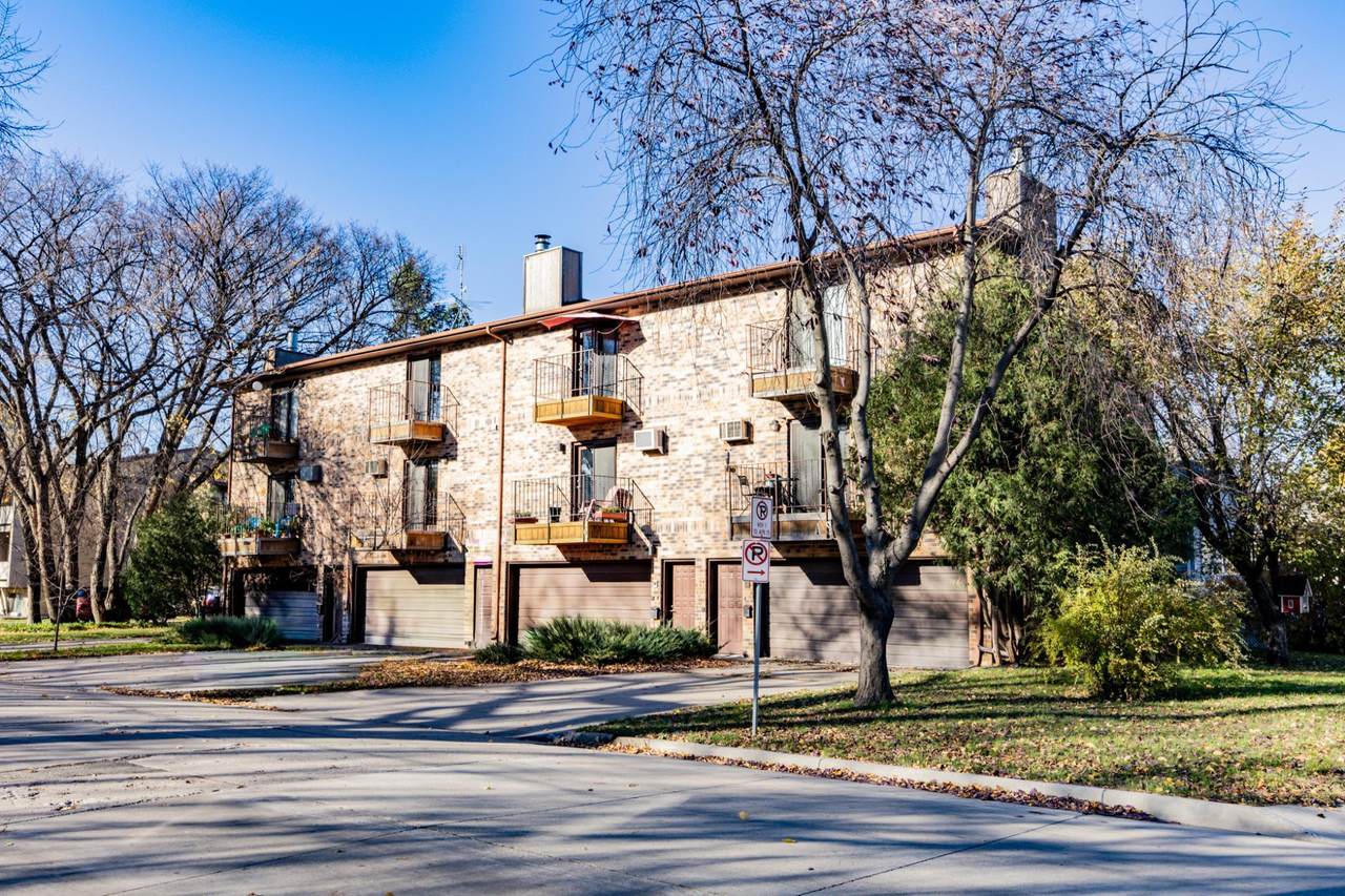 403 11th Avenue - Photo 1