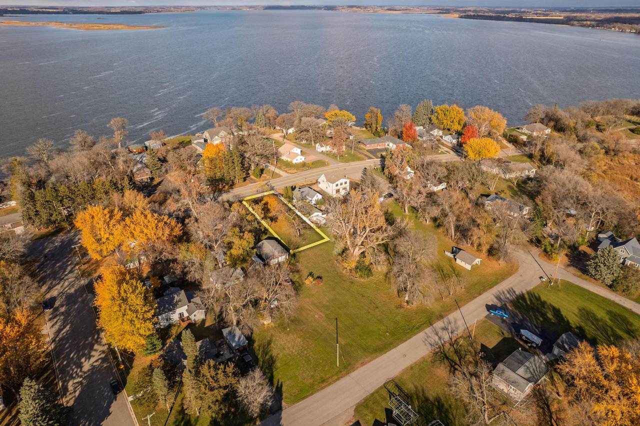 816 Lake Street - Photo 1