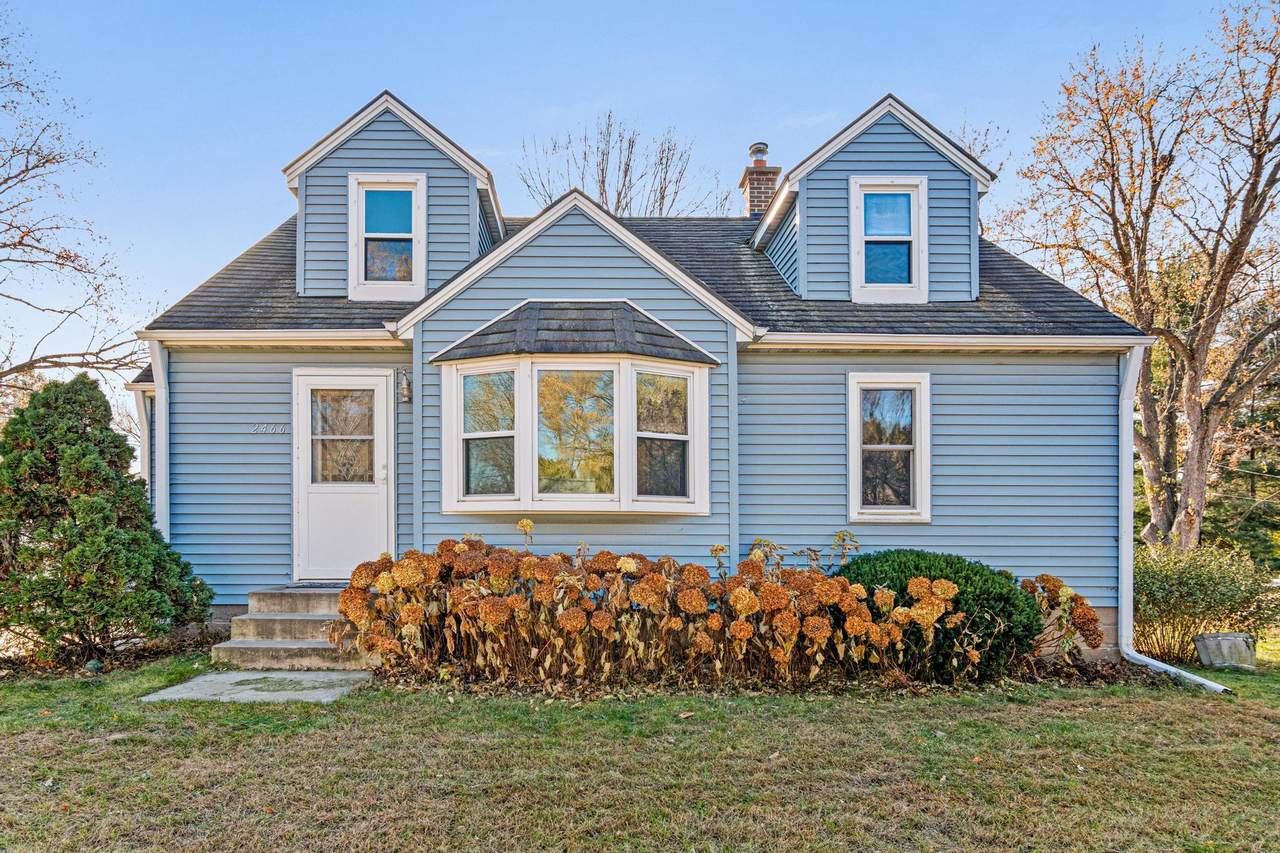 2466 Clearview Avenue - Photo 1