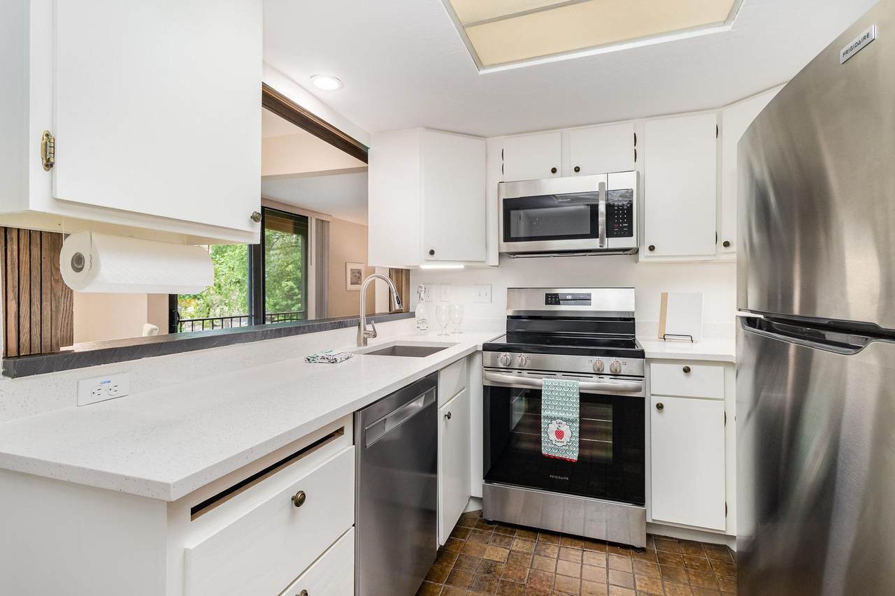 6085 Lincoln Drive - Photo 1