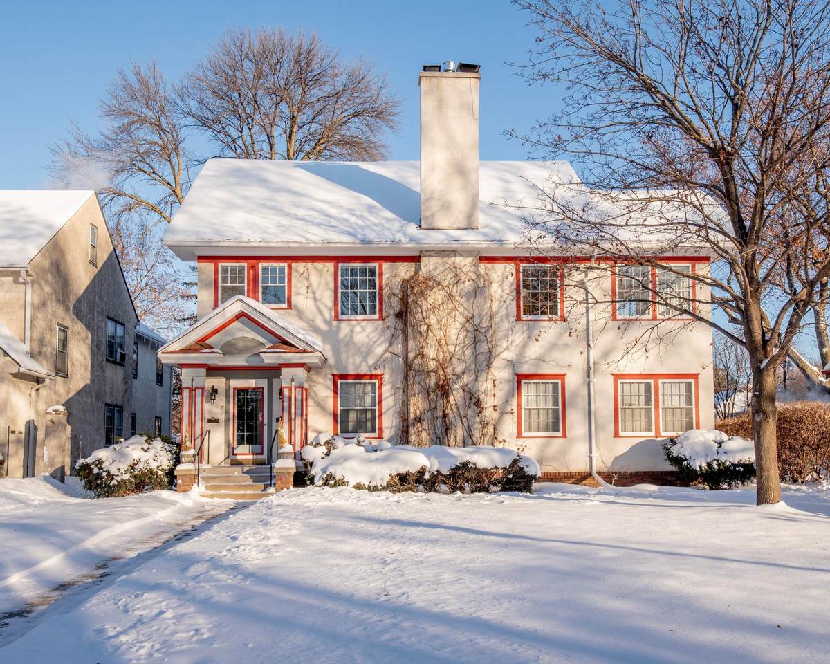 1917 Summit Avenue - Photo 1