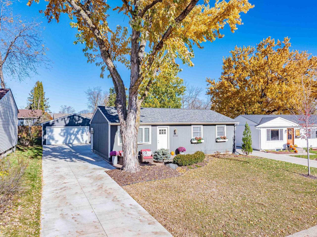 112514 Washington Lane - Photo 1