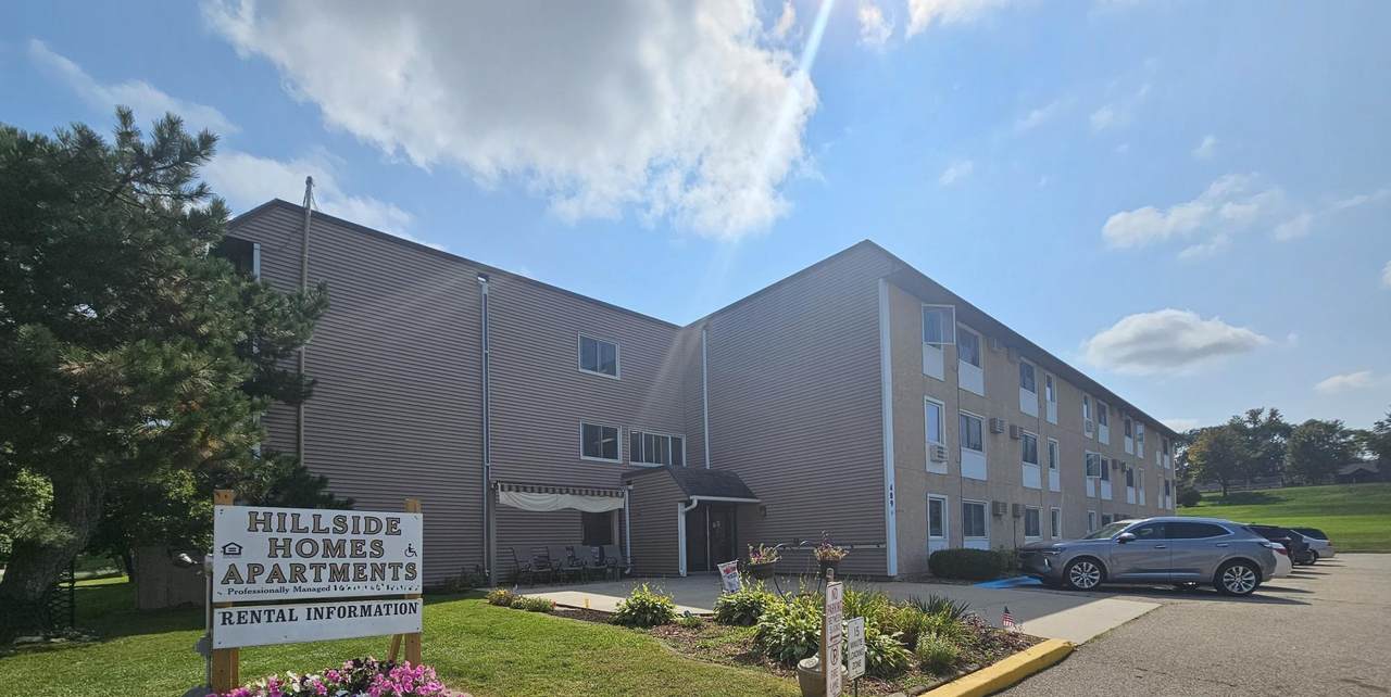 409 Hudson Avenue - Photo 1