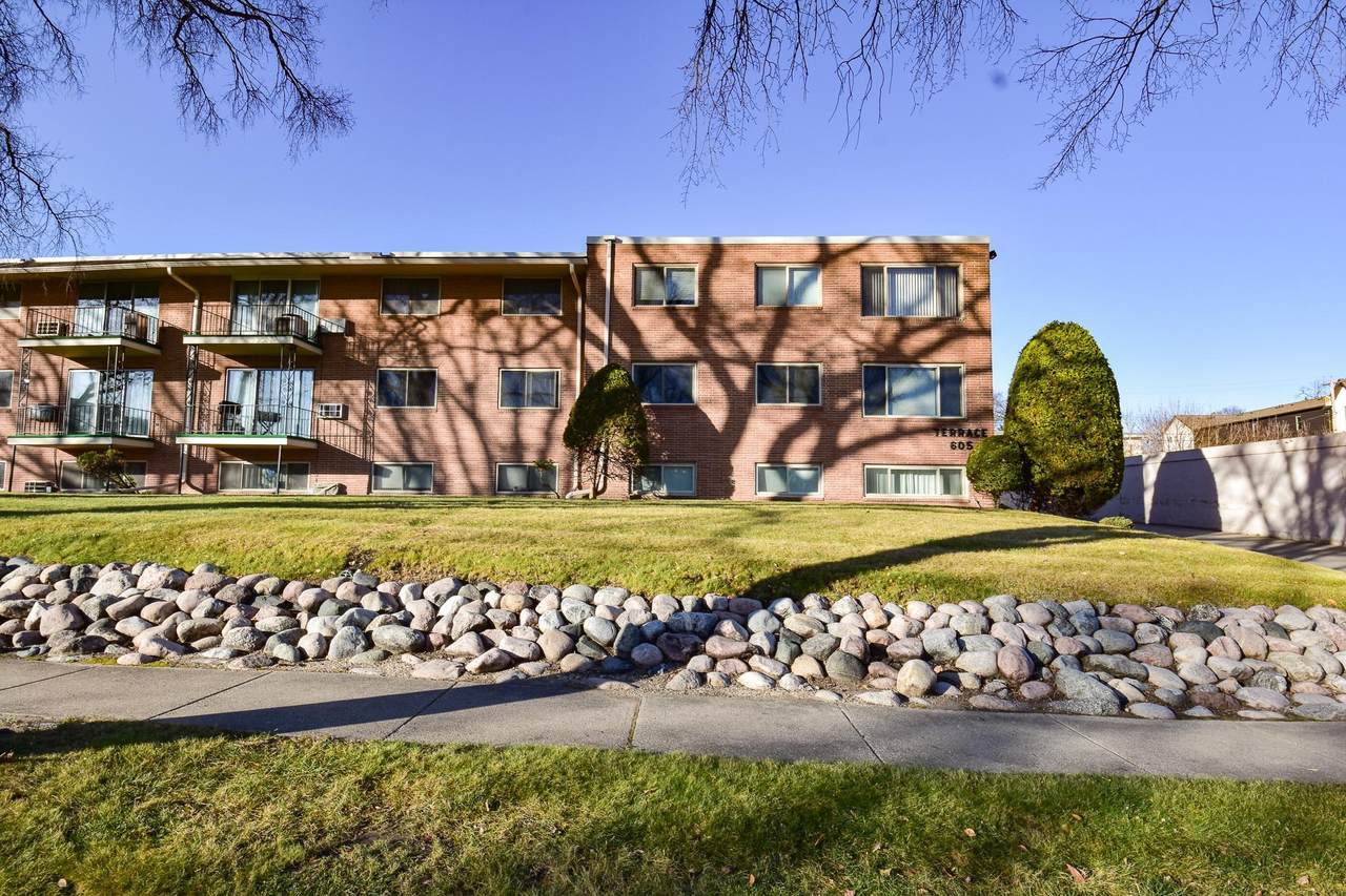 605 7th Street - Photo 1