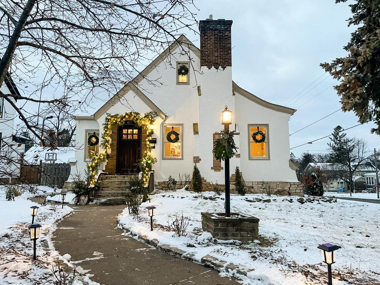 617 6th Street - Photo 1